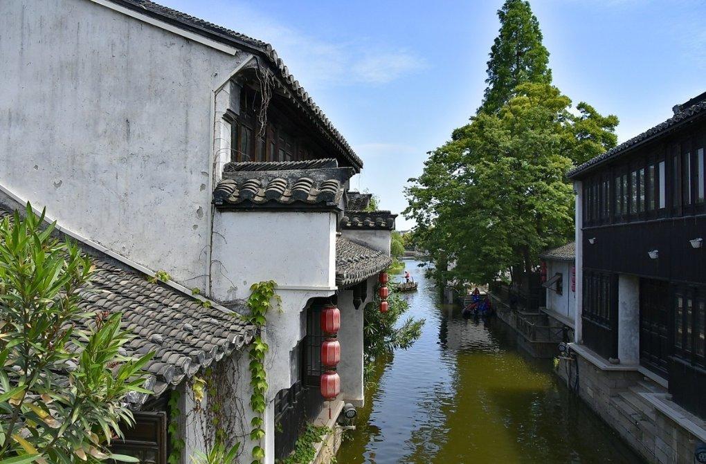 逃离世界杯现场
